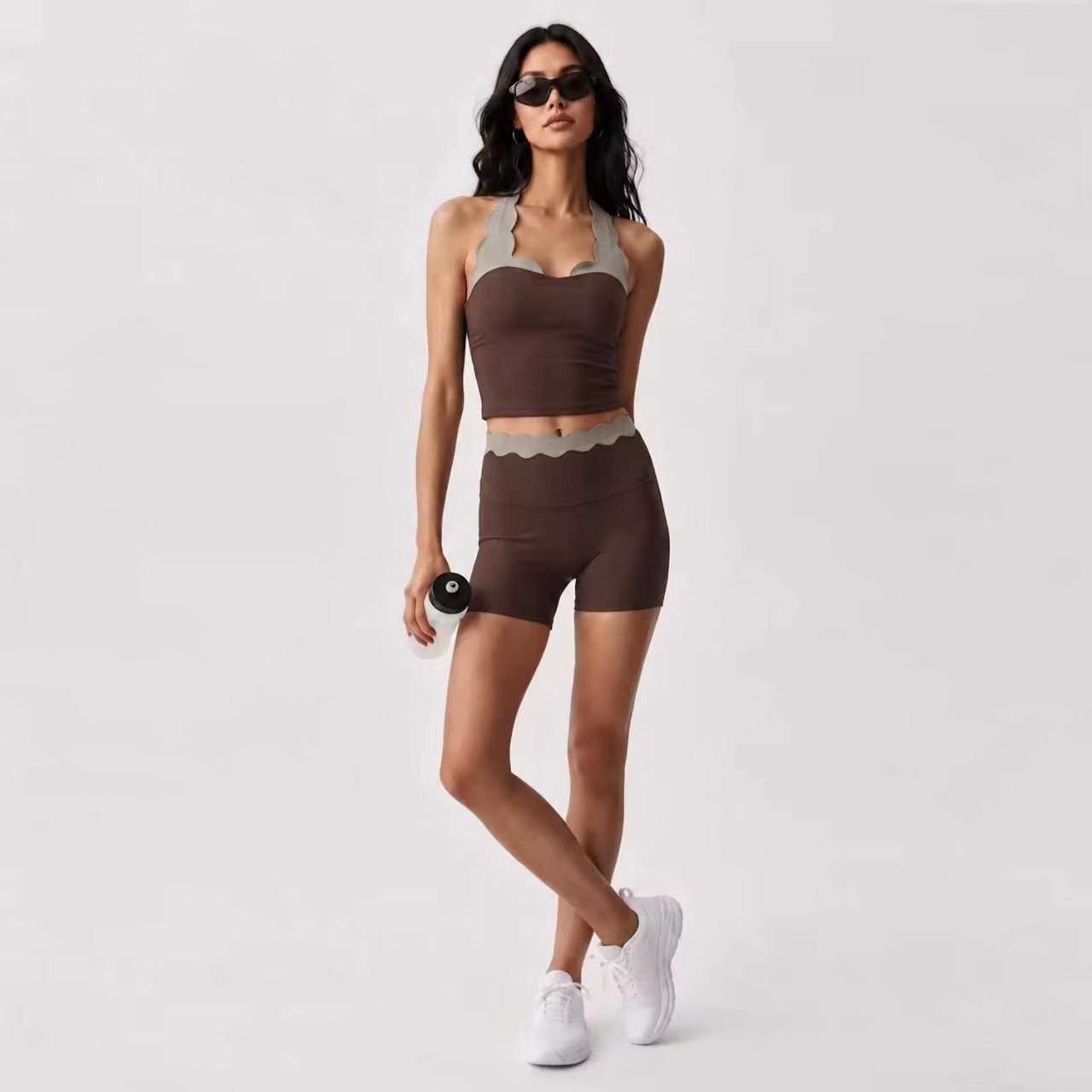 女性用2ピースヨガウェア ツートンカラー スカラップシェルレ - Lace Bralette Set のレビューと価格